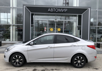 Подержанный автомобиль Hyundai Solaris Sedan 2015 года (8 фото)