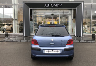 Подержанный автомобиль Peugeot 307 Hatchback 2002 года (6 фото)