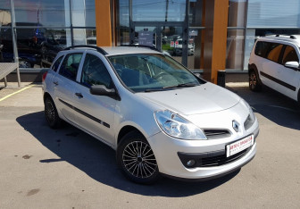 Подержанный автомобиль Renault Clio Hatchback 2008 года (3 фото)