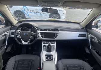 Подержанный автомобиль Geely Atlas 2020 года (10 фото)