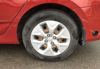 Подержанный автомобиль Hyundai Solaris Sedan 2014 года (15 фото)