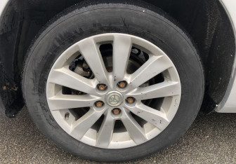 Подержанный автомобиль Toyota Corolla Sedan 2010 года (16 фото)