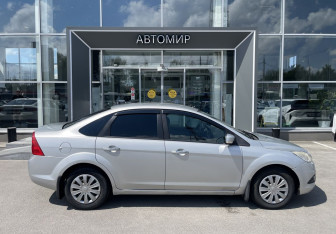 Подержанный автомобиль Ford Focus Sedan 2009 года (4 фото)
