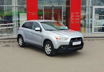 Подержанный автомобиль Mitsubishi ASX 2012 года (3 фото)