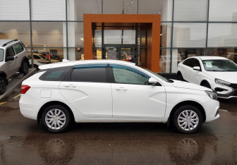 Подержанный автомобиль LADA (ВАЗ) Vesta Wagon 2018 года (4 фото)