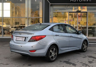 Подержанный автомобиль Hyundai Solaris Sedan 2012 года (5 фото)