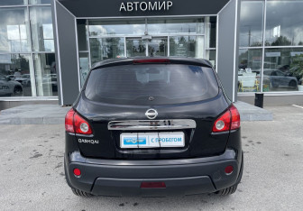 Подержанный автомобиль Nissan Qashqai 2007 года (6 фото)