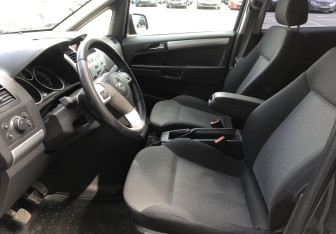 Подержанный автомобиль Opel Zafira Compactvan 2014 года (9 фото)