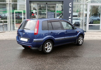 Подержанный автомобиль Ford Fusion 2008 года (5 фото)
