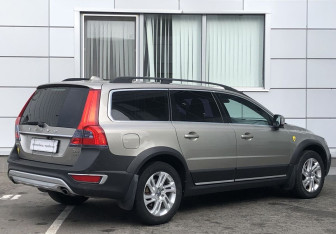 Подержанный автомобиль Volvo XC70 2014 года (5 фото)