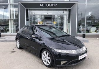 Подержанный автомобиль Honda Civic Hatchback 2008 года (3 фото)