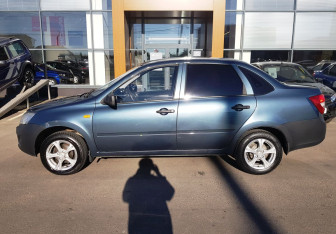 Подержанный автомобиль LADA (ВАЗ) Granta Sedan 2013 года (8 фото)
