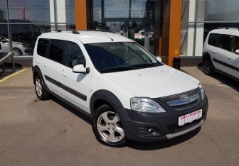 Подержанный автомобиль LADA (ВАЗ) Largus Wagon 2019 года (3 фото)