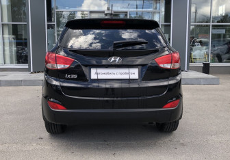 Подержанный автомобиль Hyundai ix35 2014 года (6 фото)