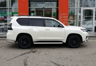 Подержанный автомобиль Toyota Land Cruiser Prado 2020 года (4 фото)