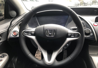 Подержанный автомобиль Honda Civic Hatchback 2008 года (12 фото)