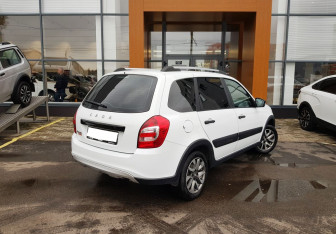 Подержанный автомобиль LADA (ВАЗ) Granta Wagon 2022 года (5 фото)