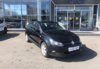 Подержанный автомобиль Volkswagen Polo Sedan 2012 года (3 фото)
