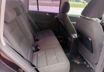 Подержанный автомобиль Volkswagen Tiguan 2010 года (16 фото)