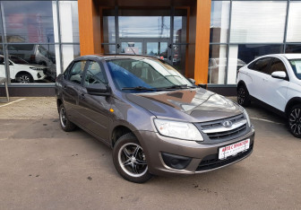 Подержанный автомобиль LADA (ВАЗ) Granta Sedan 2017 года (3 фото)