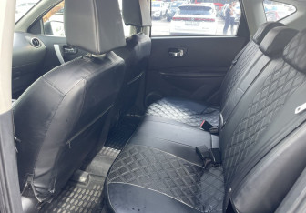 Подержанный автомобиль Nissan Qashqai 2007 года (11 фото)