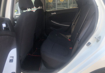 Подержанный автомобиль Hyundai Solaris Sedan 2012 года (11 фото)