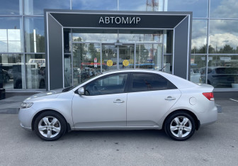 Подержанный автомобиль Kia Cerato Sedan 2011 года (8 фото)