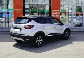 Подержанный автомобиль Renault Kaptur 2020 года (5 фото)