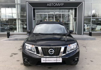 Подержанный автомобиль Nissan Terrano 2014 года (2 фото)