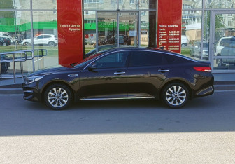 Подержанный автомобиль Kia Optima Sedan 2016 года (8 фото)