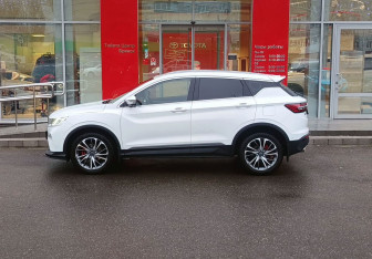 Подержанный автомобиль Geely Coolray 2023 года (7 фото)