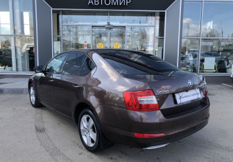Подержанный автомобиль Skoda Octavia Liftback 2014 года (7 фото)