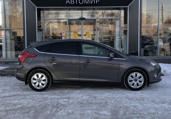 Подержанный автомобиль Ford Focus Hatchback 2014 года (4 фото)