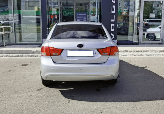 Подержанный автомобиль Kia Magentis 2010 года (6 фото)