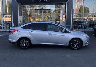 Подержанный автомобиль Ford Focus Sedan 2012 года (4 фото)