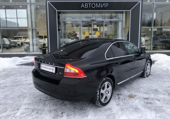 Подержанный автомобиль Volvo S80 2012 года (5 фото)