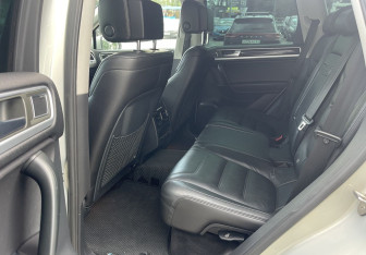 Подержанный автомобиль Volkswagen Touareg 2012 года (11 фото)
