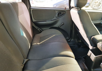 Подержанный автомобиль Chevrolet Niva 2010 года (10 фото)