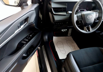 Новый Toyota Camry Sedan 2025 (7 фото)