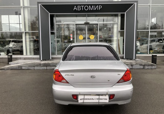 Подержанный автомобиль Kia Spectra Sedan 2007 года (6 фото)