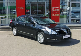 Подержанный автомобиль Nissan Teana 2011 года (3 фото)
