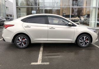 Подержанный автомобиль Hyundai Solaris Sedan 2019 года (4 фото)