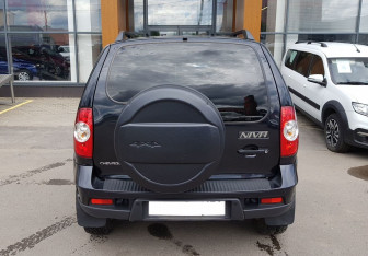 Подержанный автомобиль Chevrolet Niva 2018 года (6 фото)