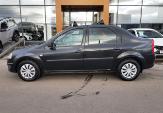 Подержанный автомобиль Renault Logan Sedan 2011 года (8 фото)