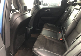 Подержанный автомобиль Volvo XC60 2018 года (11 фото)