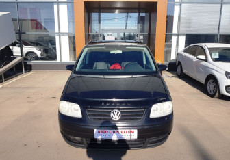 Подержанный автомобиль Volkswagen Touran 2004 года (2 фото)