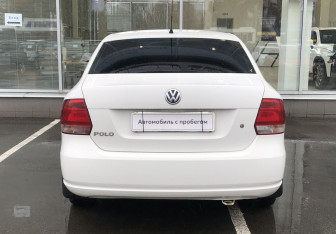 Подержанный автомобиль Volkswagen Polo Sedan 2012 года (6 фото)