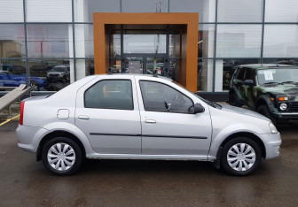 Подержанный автомобиль Renault Logan Sedan 2013 года (4 фото)