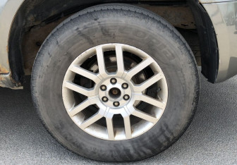 Подержанный автомобиль Nissan Pathfinder 2007 года (15 фото)