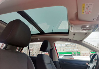 Подержанный автомобиль Volkswagen T-Roc 2020 года (17 фото)